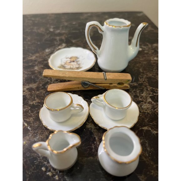 Vintage Miniature M.J. Hummel Ceramics. - Picture 5 of 6